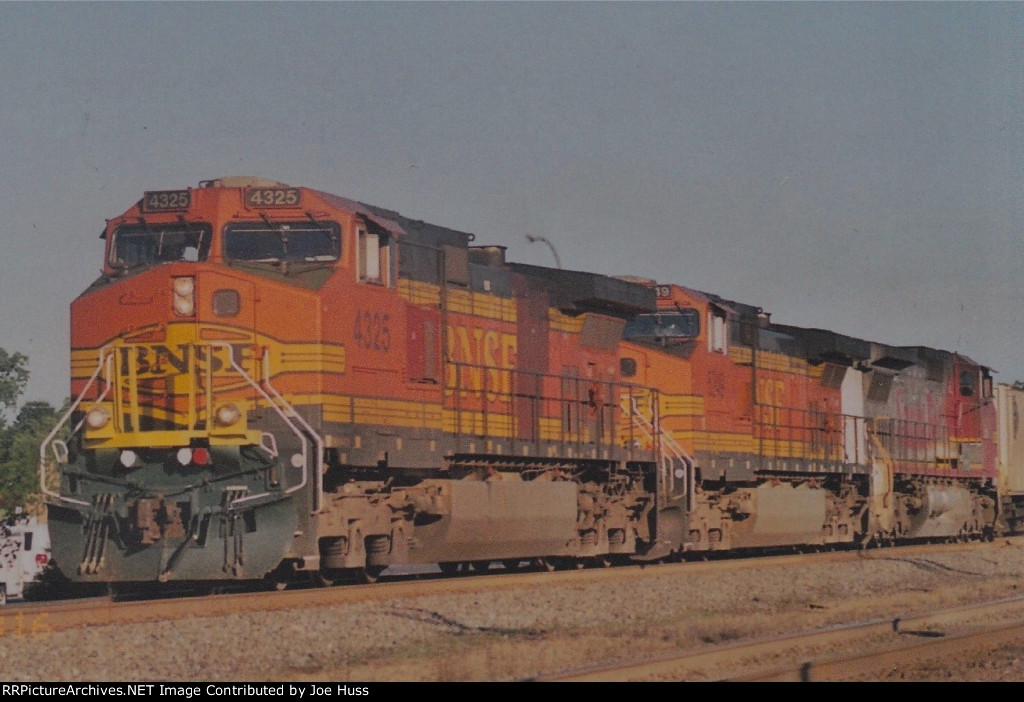 BNSF 4325 East